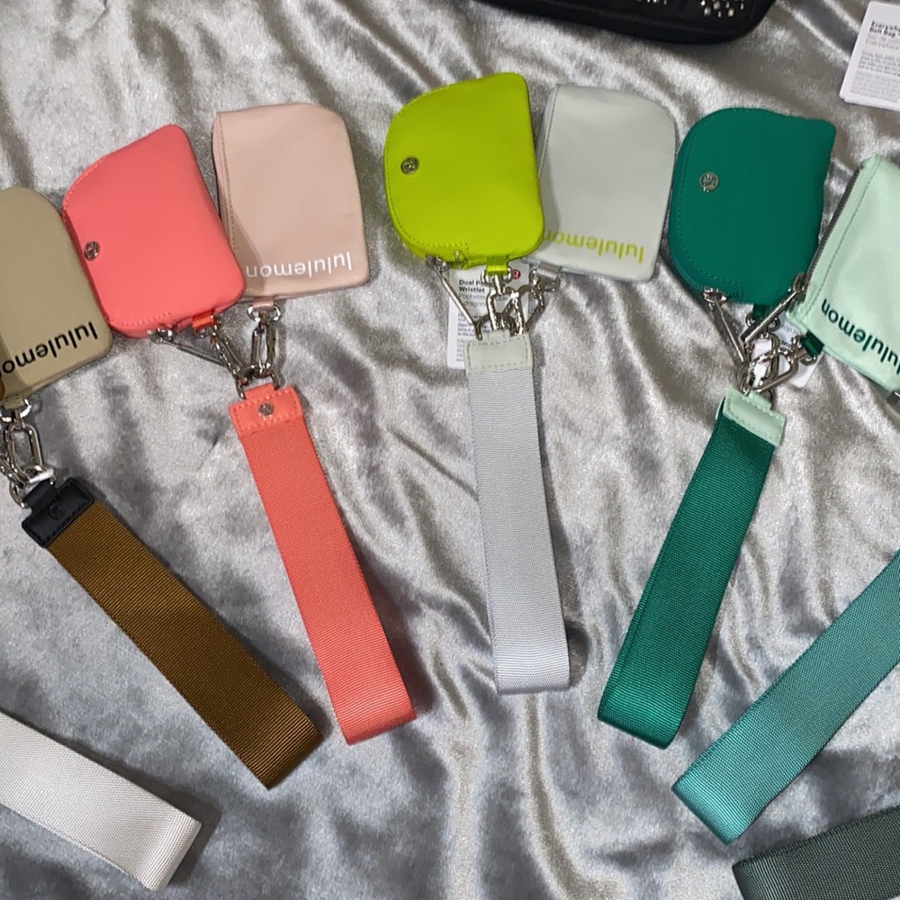 LULULEMON DUAL POUCH WRISTLET - Picture 8 of 17